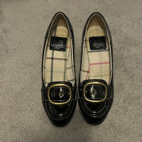 Coach Black Patent Leather heeled with gold buckle - Picture 1 of 10